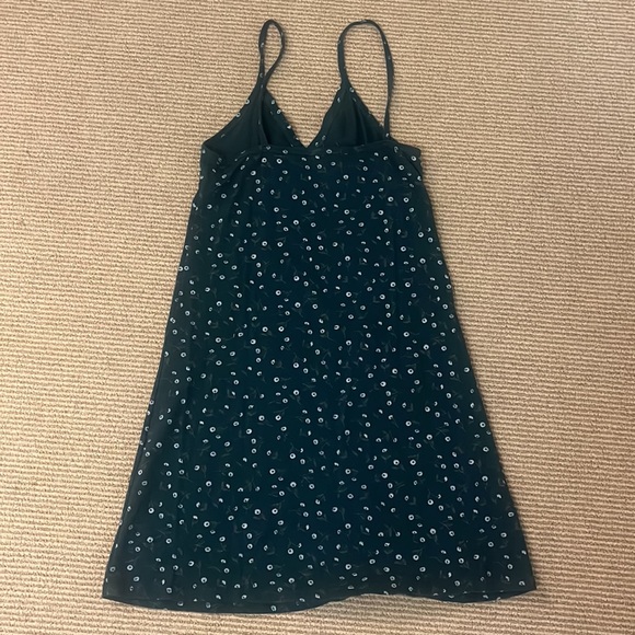 Brandy Melville mini green dress - Picture 2 of 4